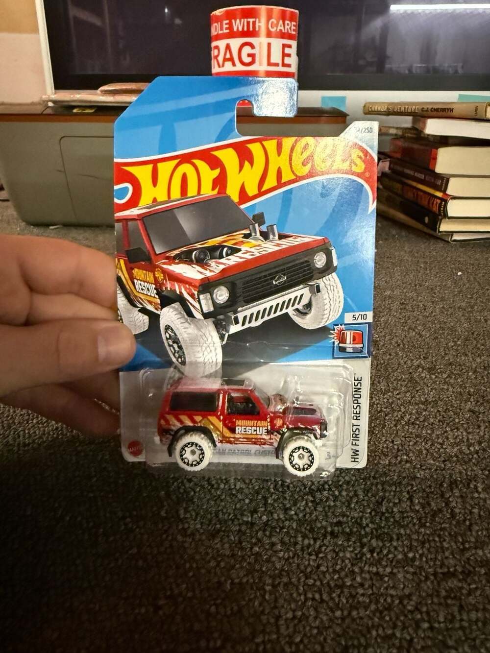 Hot Wheels Nissan Patrol Custom HW First Response 5/10 Red Mountain Rescue 34/25